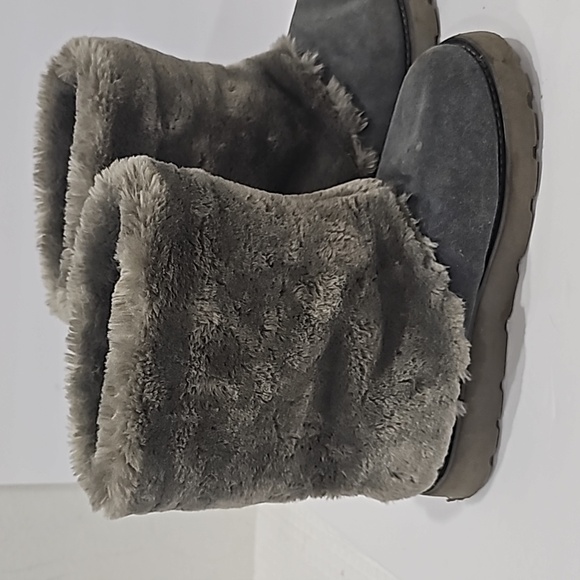 Ugg Australia Boots Grey mid calf Size 7 - Picture 11 of 12